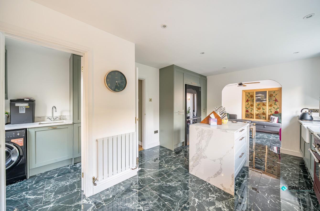 Ffordd Draenen Ddu, West Cross, Mumbles, Swansea, SA3 5RP